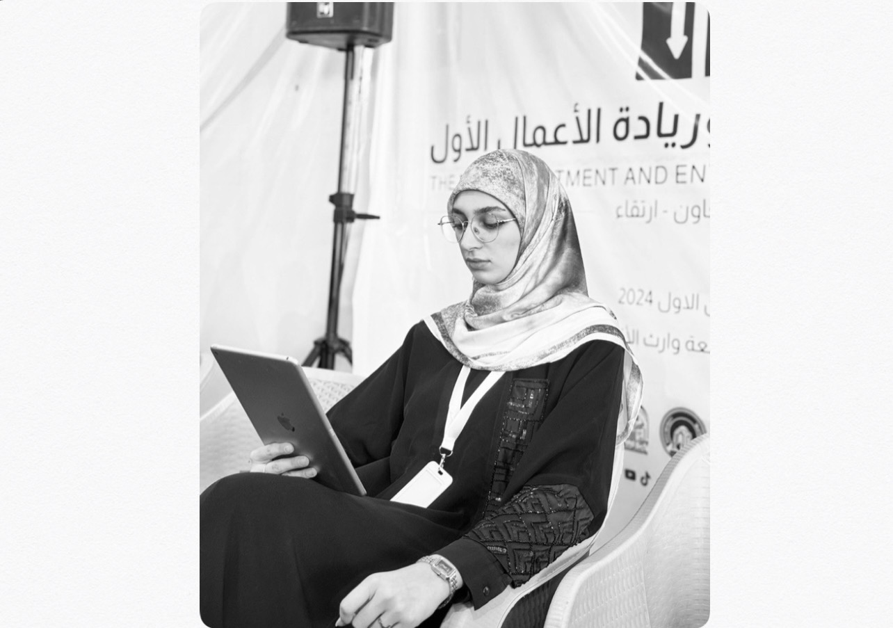 هاجر العلو: القراءة خلاص من الواقع، ومسؤوليتي إيصال رسالة أمة تقرأ