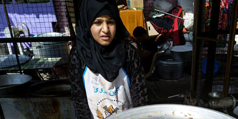 How does a 7-year-old girl serve Imam Hussain’s pilgrims?