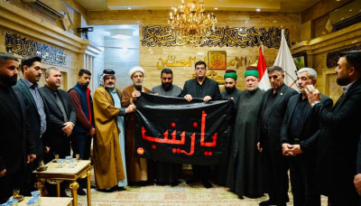 بالصور: بمناسبة ذكرى وفاتها.. العتبة الحسينية تهدي راية السيدة زينب(ع) إلى المواكب والهيئات الحسينية في محافظة كربلاء